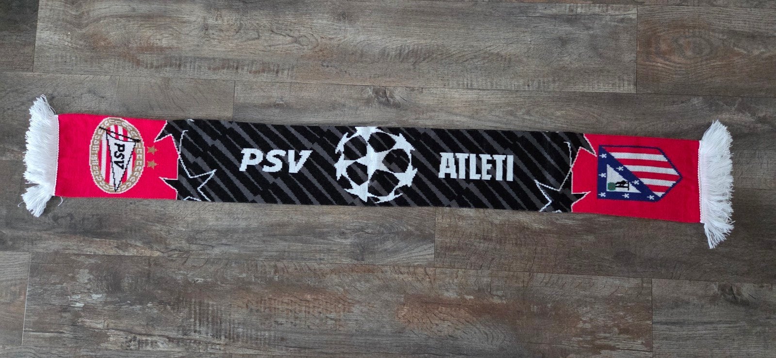 Sjaal PSV - Atletico Madrid, Ophalen of Verzenden, Zo goed als nieuw, PSV, Vaantje of Sjaal
