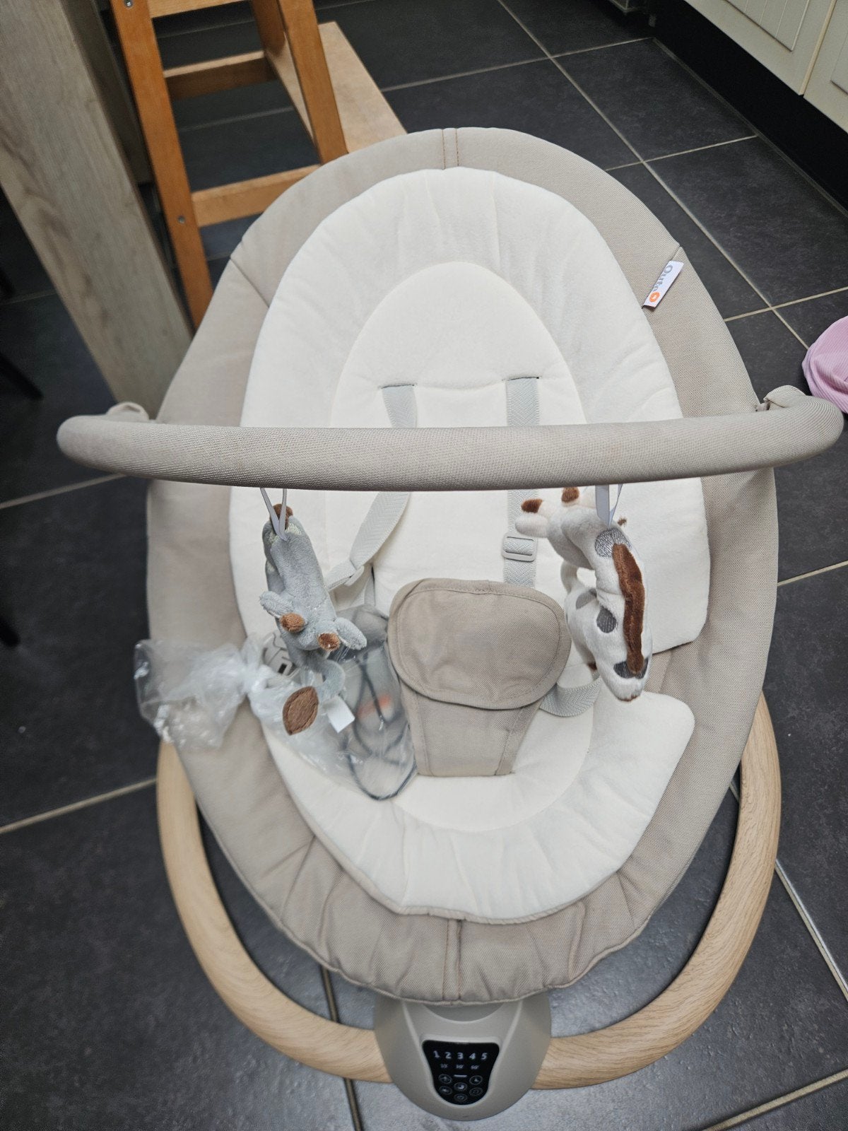 Qute Q-rocker babyswing, Schommelstoel, Ophalen, Overige merken, Met gordel(s) of riempje(s)