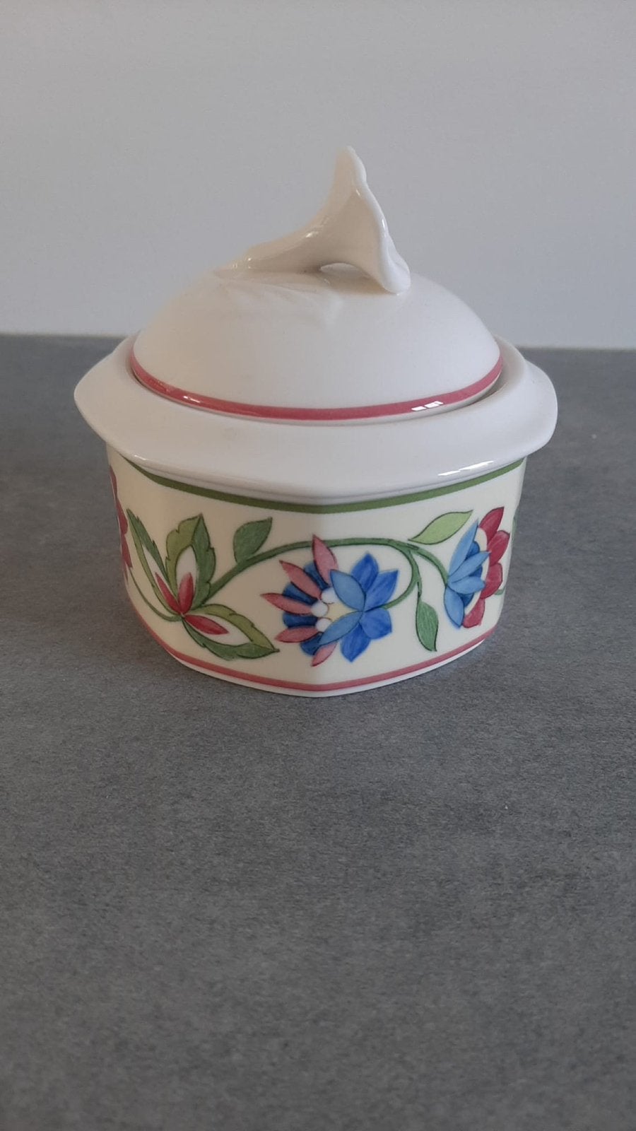 Villeroy & Boch Fiorita cita & campagna deksel doosje bloem, Overige typen, Ophalen of Verzenden, Zo goed als nieuw, Overige stijlen