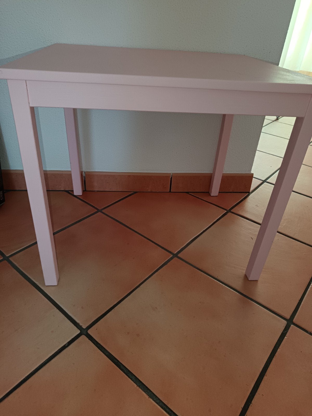 Klein Tafeltje roze 59x50 cm, Huis en Inrichting, Ophalen, 25 tot 50 cm, Rond, 50 tot 100 cm