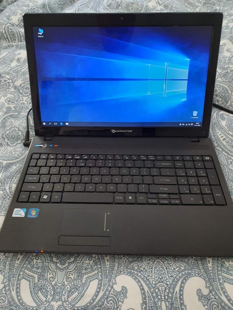 Packard bell met oplader ,150 gb harde schijf en 4 gbram., Computers en Software, Windows Laptops, Ophalen of Verzenden, 15 inch