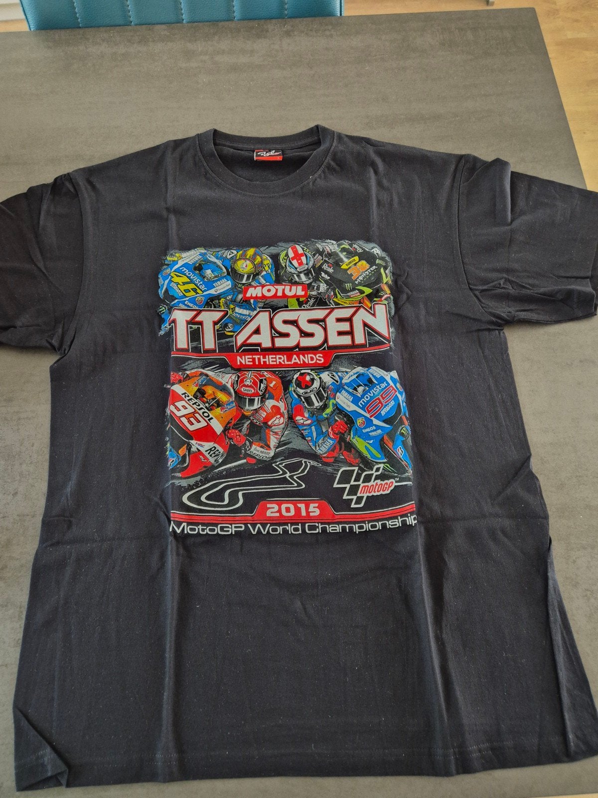 MotoGP World Championship 2015 T-shirt - Maat L, Maat 52/54 (L), Zwart, Ophalen of Verzenden, Zo goed als nieuw