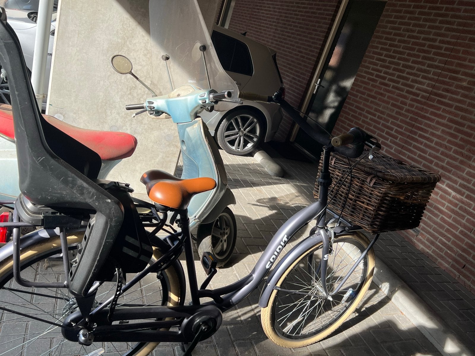 Spirit fiets met voor- en achterzitje en nieuwe fietsmand, Fietsen en Brommers, Fietsen | Dames | Damesfietsen, Ophalen, Gebruikt