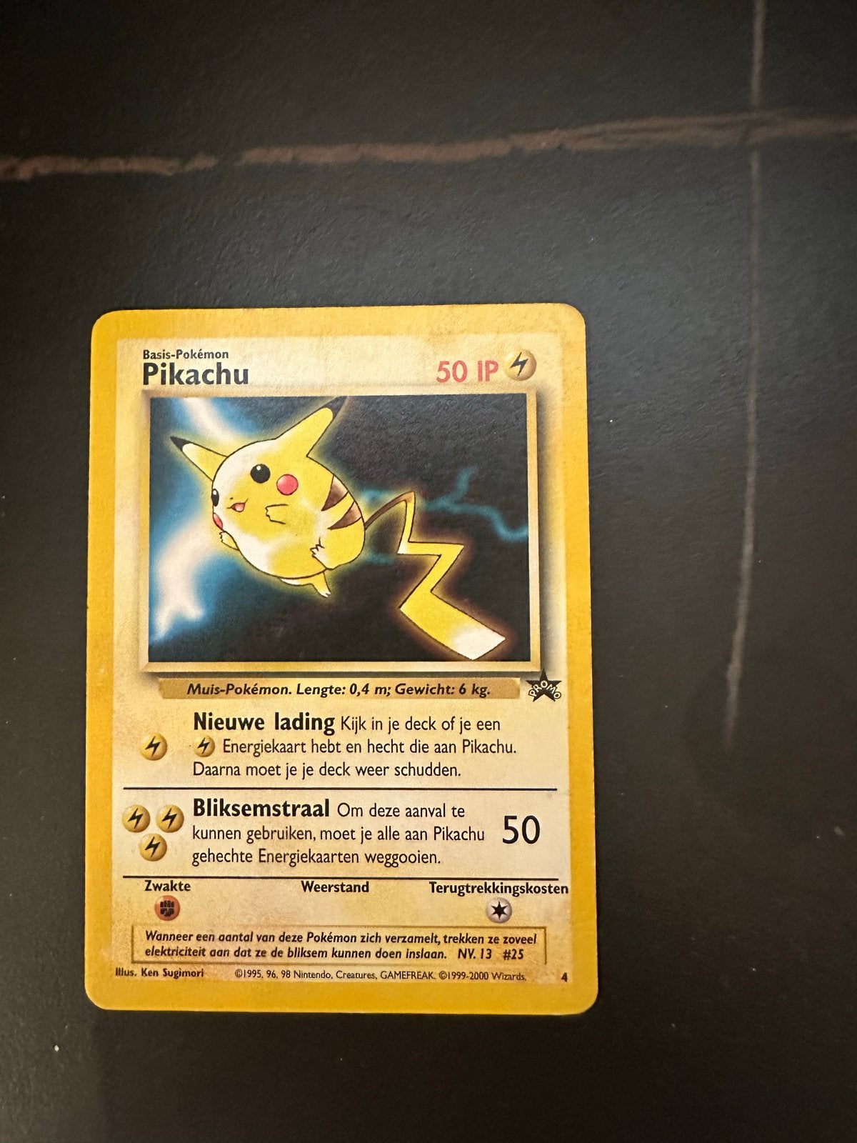 Pikachu Promo #4 uit de Pikachu World Collection 2000, Ophalen of Verzenden, Gebruikt, Losse kaart