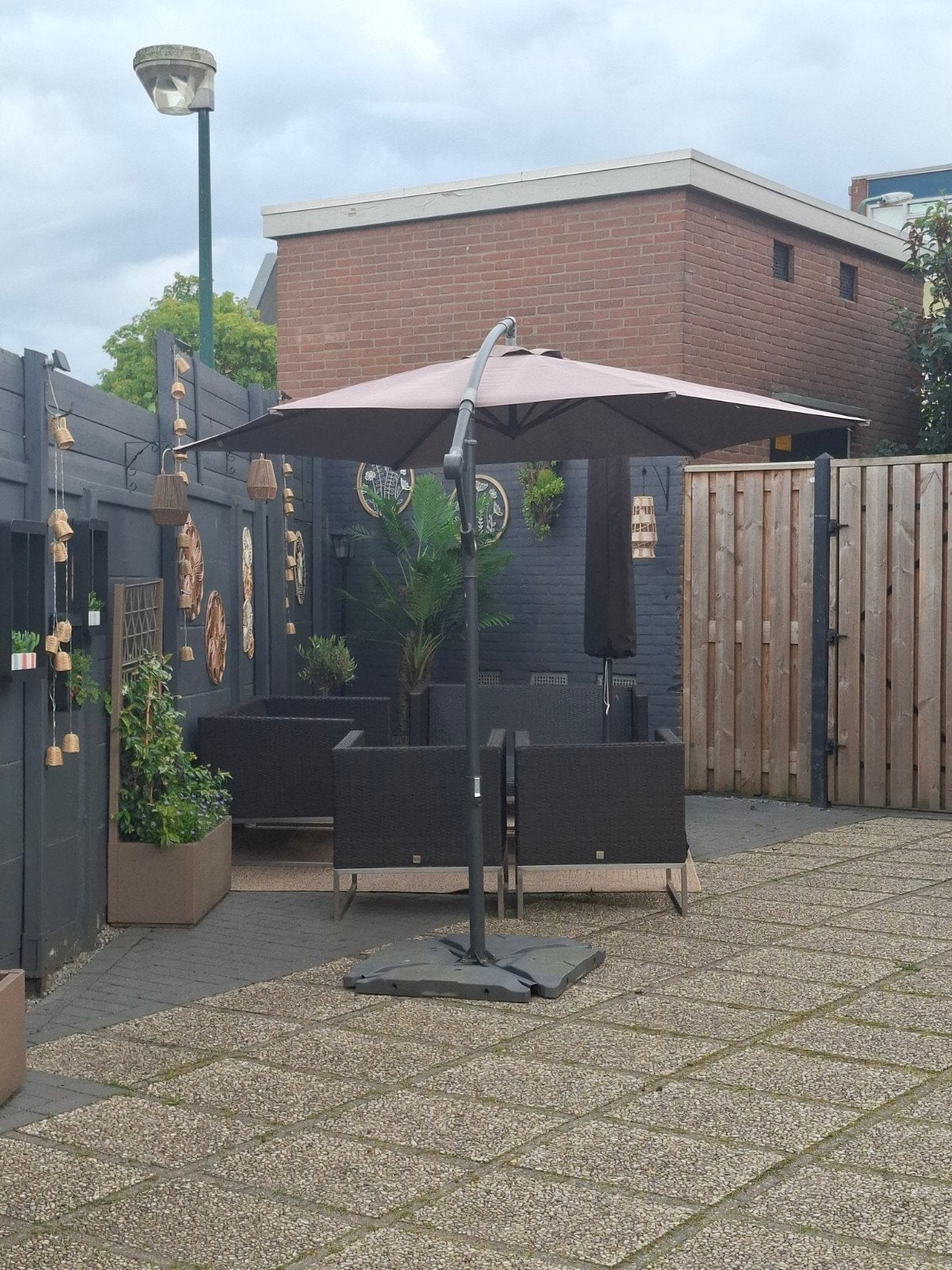 Zweefparasol 3m doorsnee, gebruikt maar werkt uitstekend, Ophalen of Verzenden, Gebruikt, 2 tot 3 meter, Zweefparasol