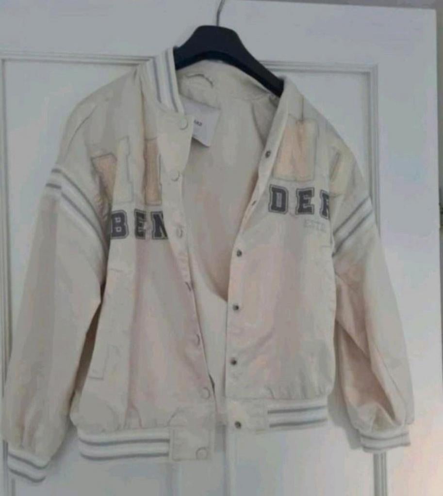 Jas maat XS Bershka, Kleding | Dames, Beige, Zo goed als nieuw, Maat 34 (XS) of kleiner, Bershka