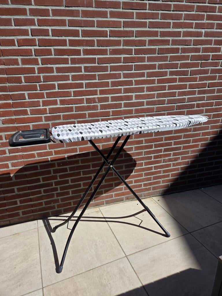 Brabantia strijkplank B met strijkijzerhouder, Ophalen, Zo goed als nieuw