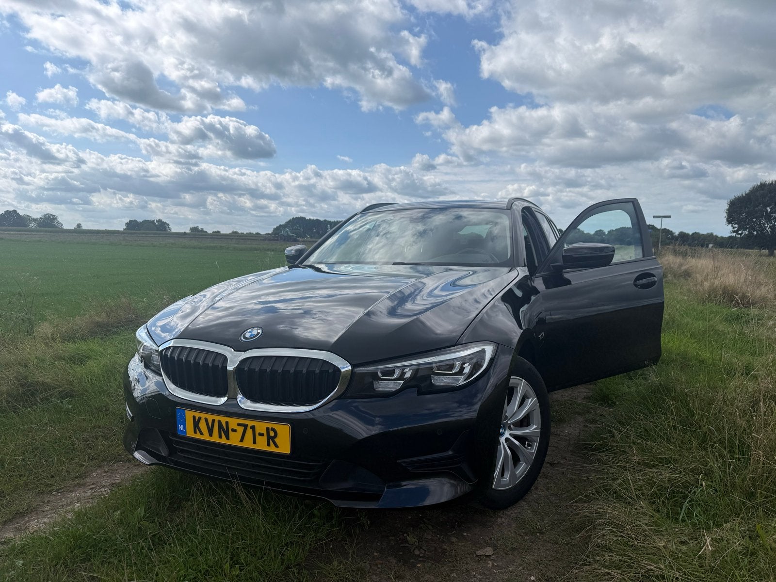 BMW 3-Serie 320e Sportline 204pk Aut 2021 Zwart, Auto's, Automaat, 1998 cc, Euro 6, Parkeersensor