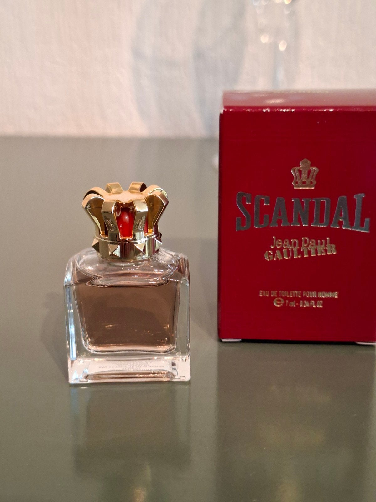 Jean Paul Gaultier - Scandel 7ml - EdT Homme.

Scandal €12,0, Ophalen of Verzenden, Zo goed als nieuw, Miniatuur