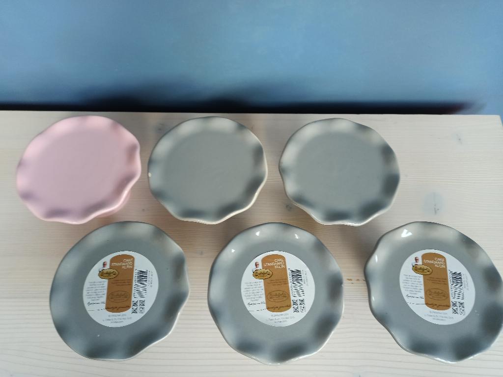 6 Rudolph's Bakery cake standaard klein - 5 grijs en 1 roze, Ophalen, Aardewerk, Overige stijlen, Overige typen