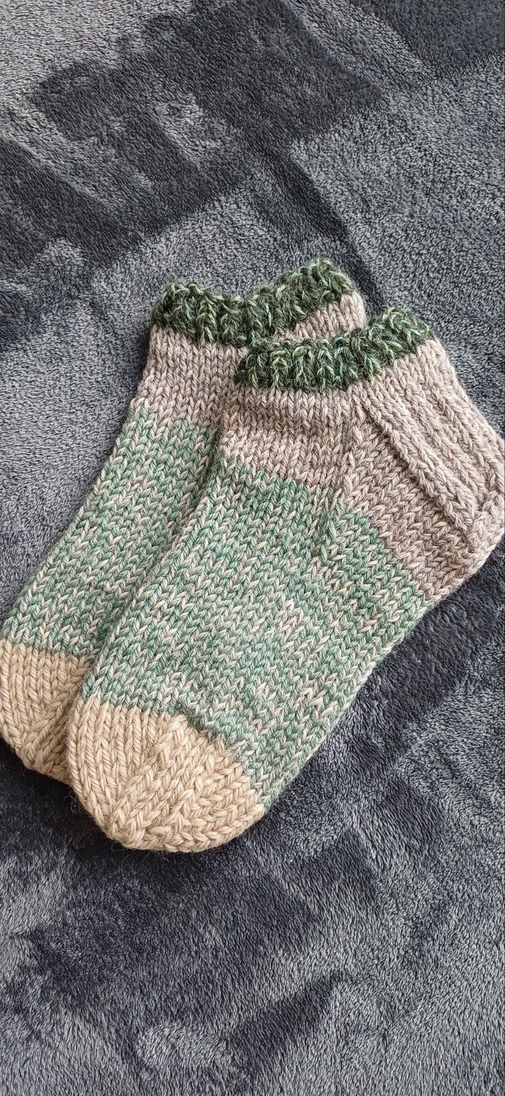 Handgebreide wollen enkelsokken - Groen en Beige, mt.40, Sokken en Kniesokken, Beige, Nieuw, Ophalen of Verzenden