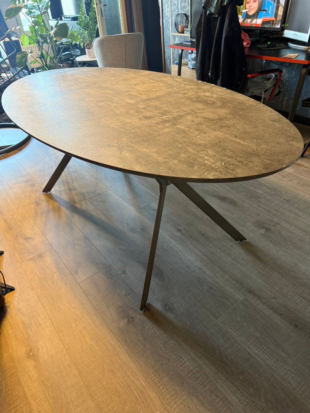 Moderne ovale eetkamertafel betonlook 201 x 100 cm, Huis en Inrichting, Tafels | Eettafels, Ophalen, 100 tot 150 cm, 200 cm of meer