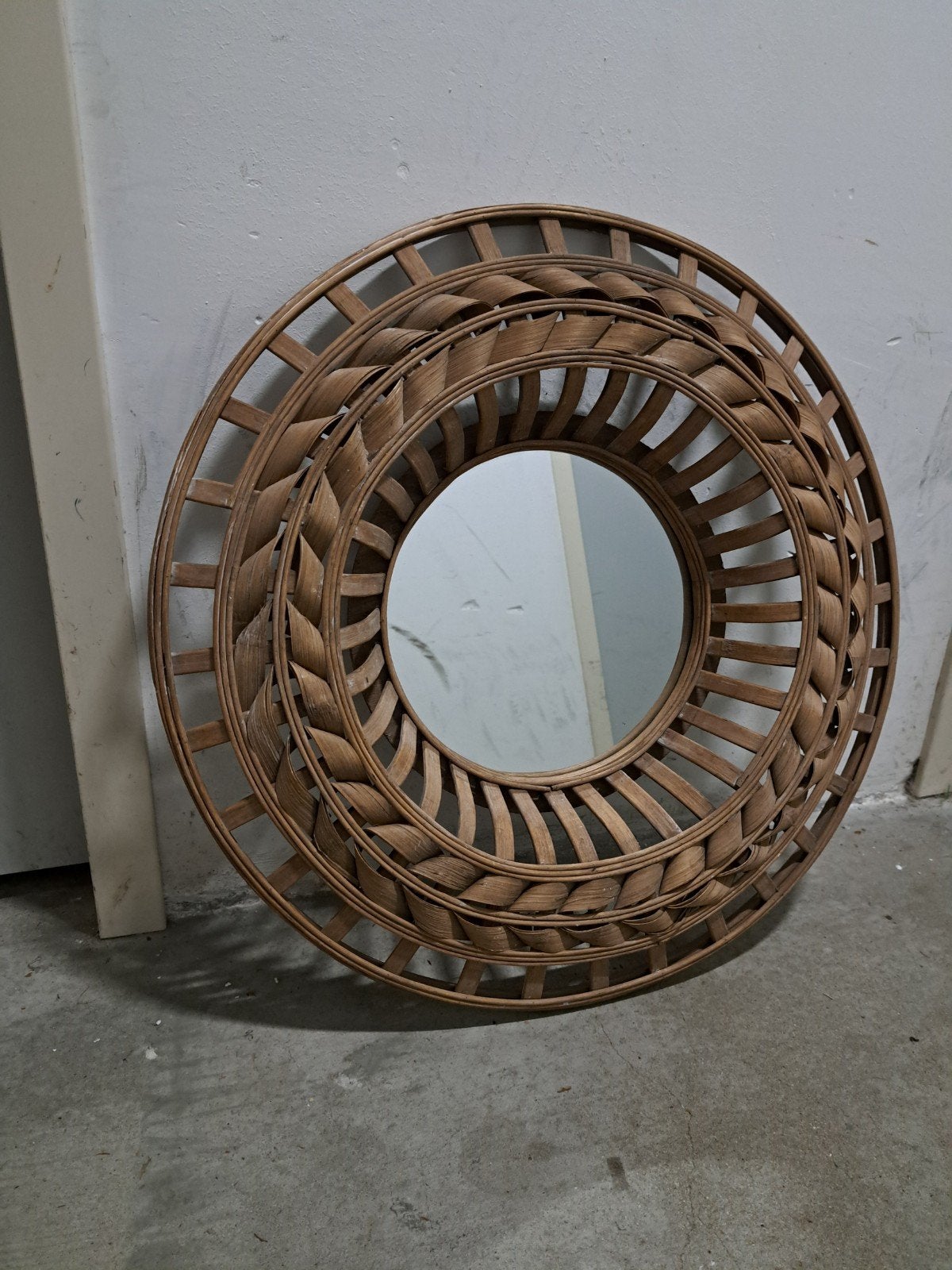 Decoratieve spiegel, Ophalen, Rond, 50 tot 75 cm, Minder dan 100 cm