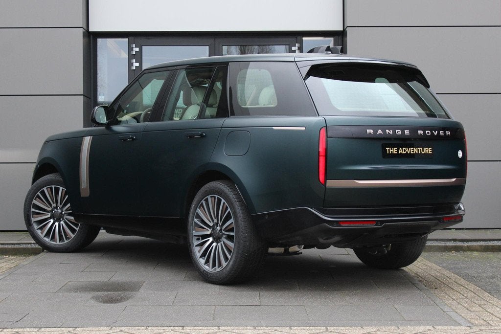 Land Rover Range Rover P550e SV Serenity | BRG Satin | Body, Auto's, Land Rover, Automaat, Euro 6, Met garantie (alle), Lichtsensor