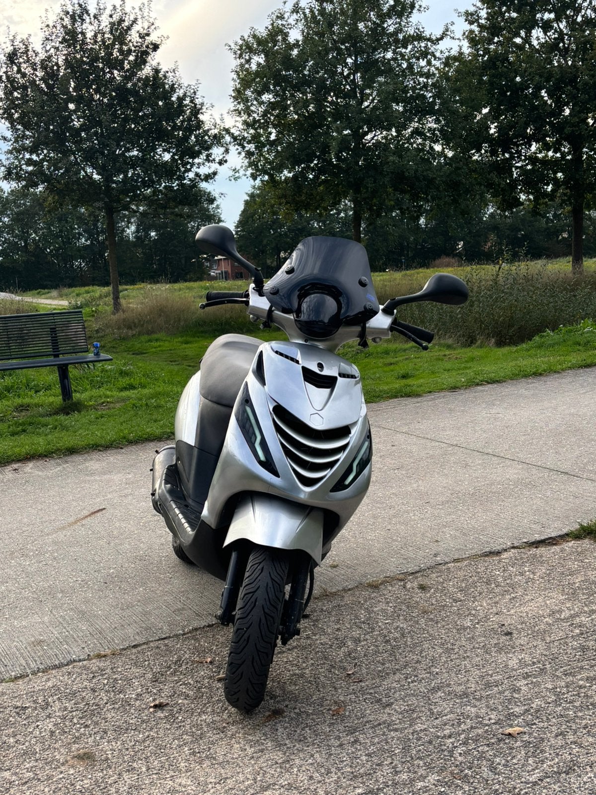 Piaggio zip 125cc, Fietsen en Brommers, Ophalen, Zo goed als nieuw, Benzine, Zip