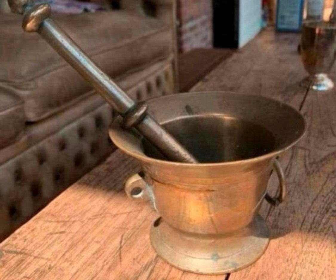 Vijzel schitterende antieke 18e eeuwse bronzen vijzel, Ophalen of Verzenden