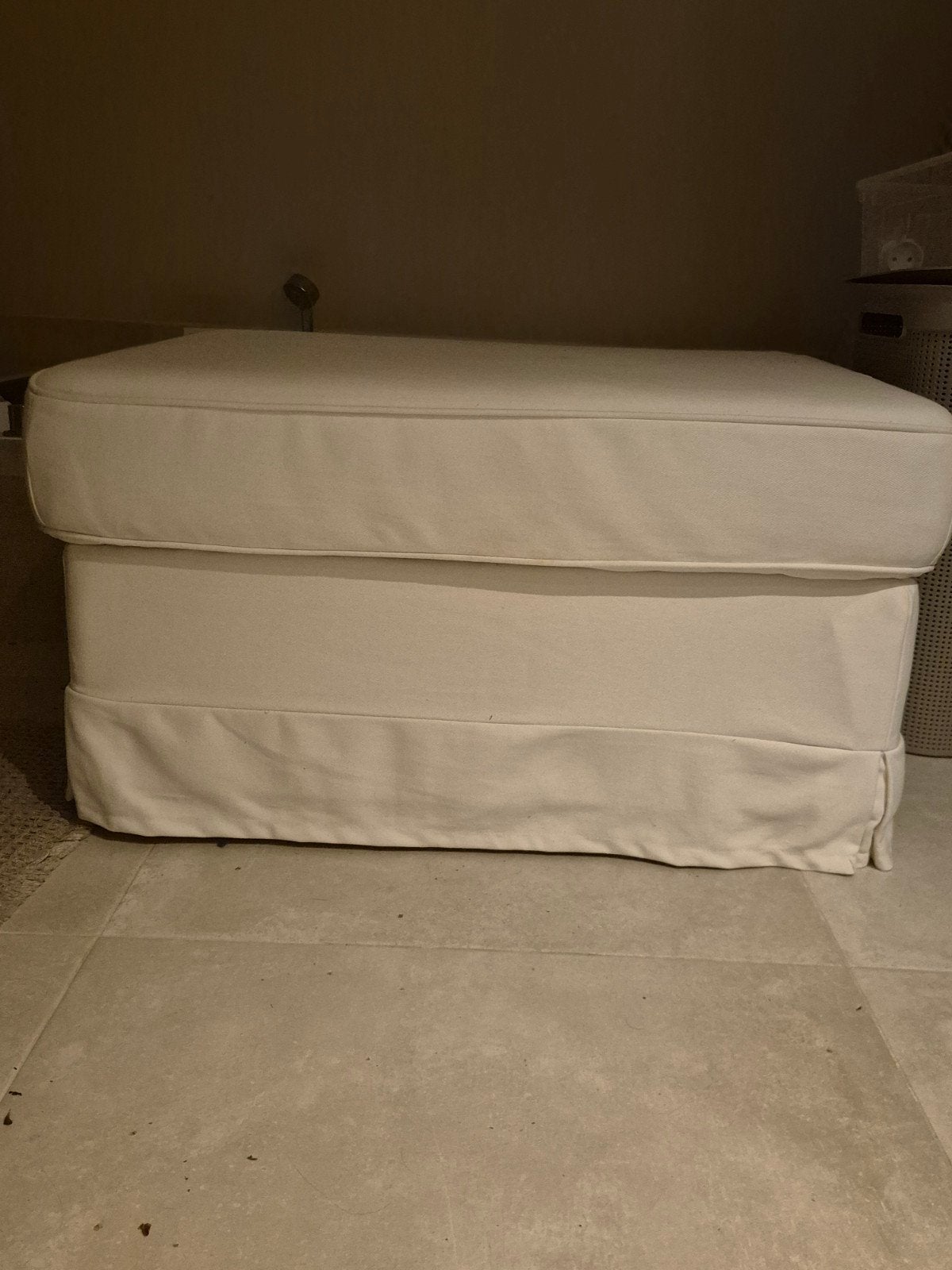 IKEA Ektorp Voetenbank/Poef met Opbergruimte, Huis en Inrichting, Ophalen, Rechthoekig