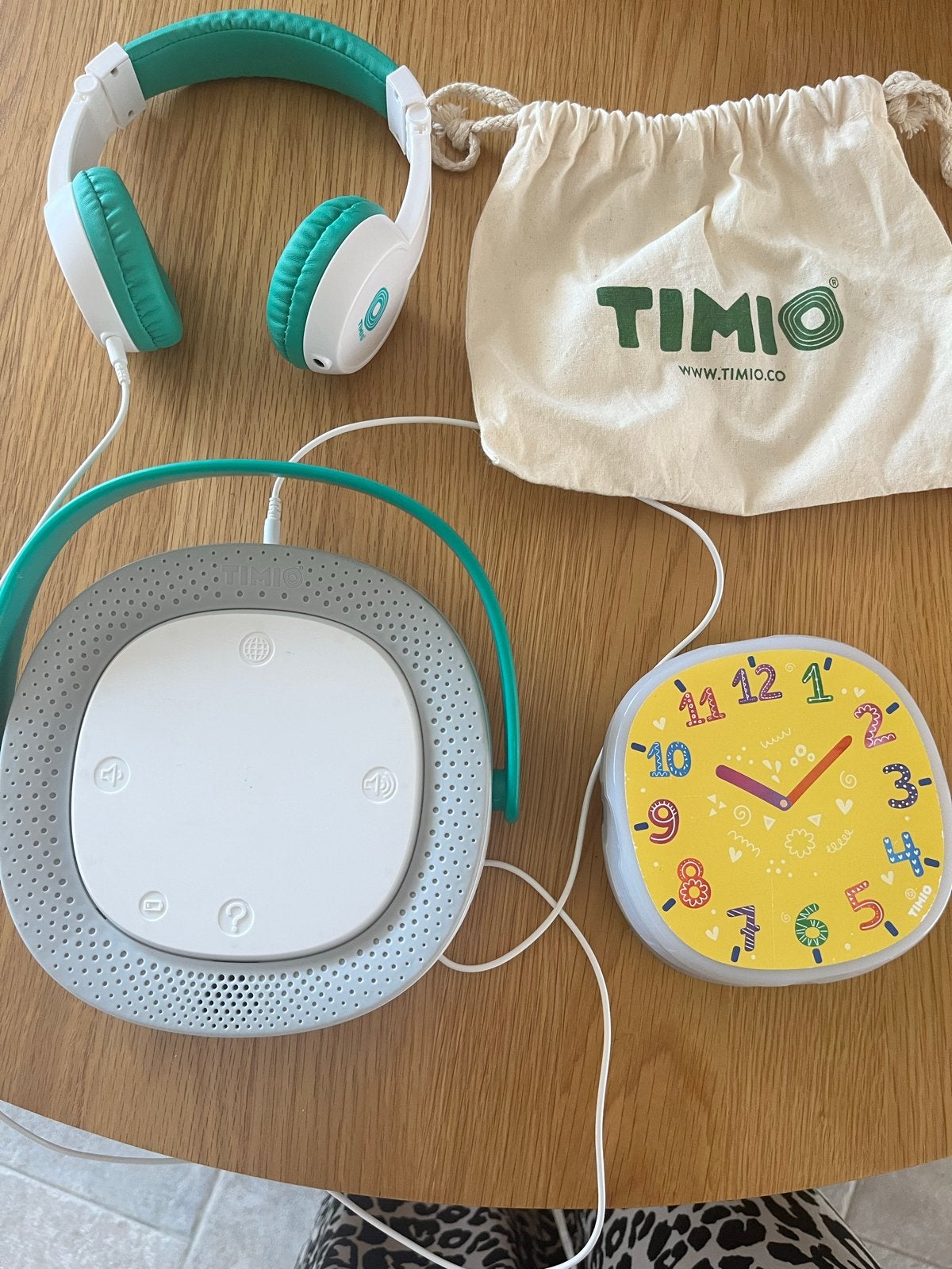 Timio Audio Speler met Hoofdtelefoon en 10 Discs, Ophalen, Zo goed als nieuw, Taal en Lezen, Met geluid