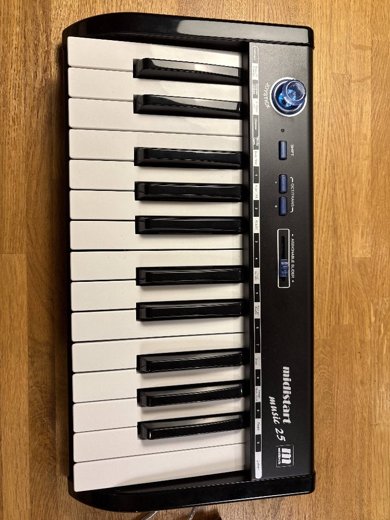 Miditech Midistart Music 25 USB Keyboard Controller, Muziek en Instrumenten, Ophalen of Verzenden, Zo goed als nieuw