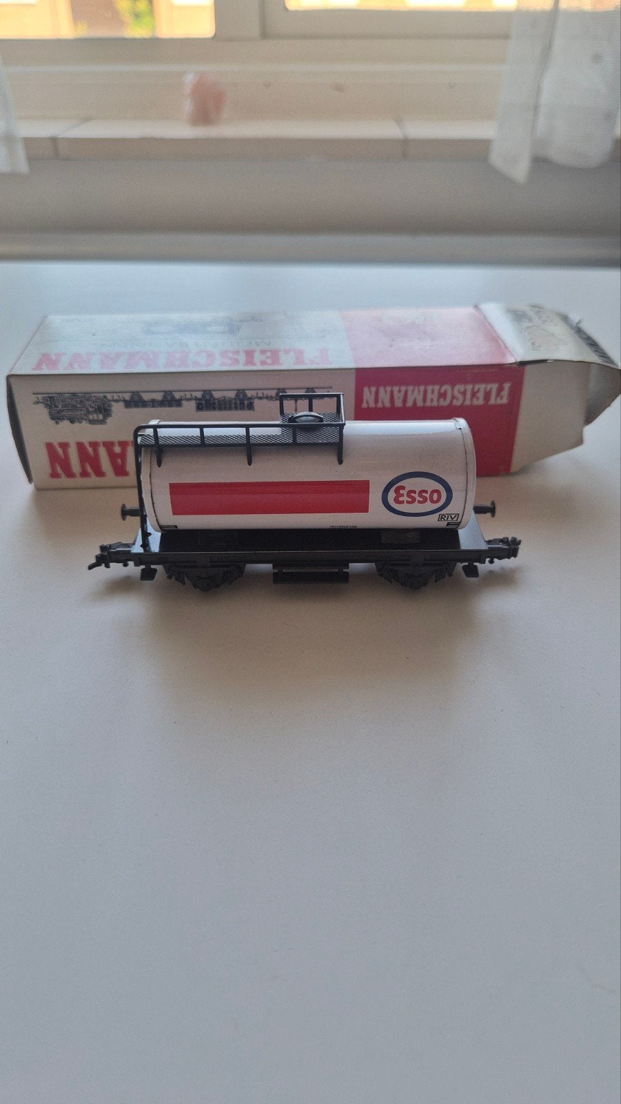 Fleischmann HO 5030 ESSO Tankwagon - Perfect Onderhouden, Gelijkstroom, Fleischmann, Wagon, Ophalen of Verzenden