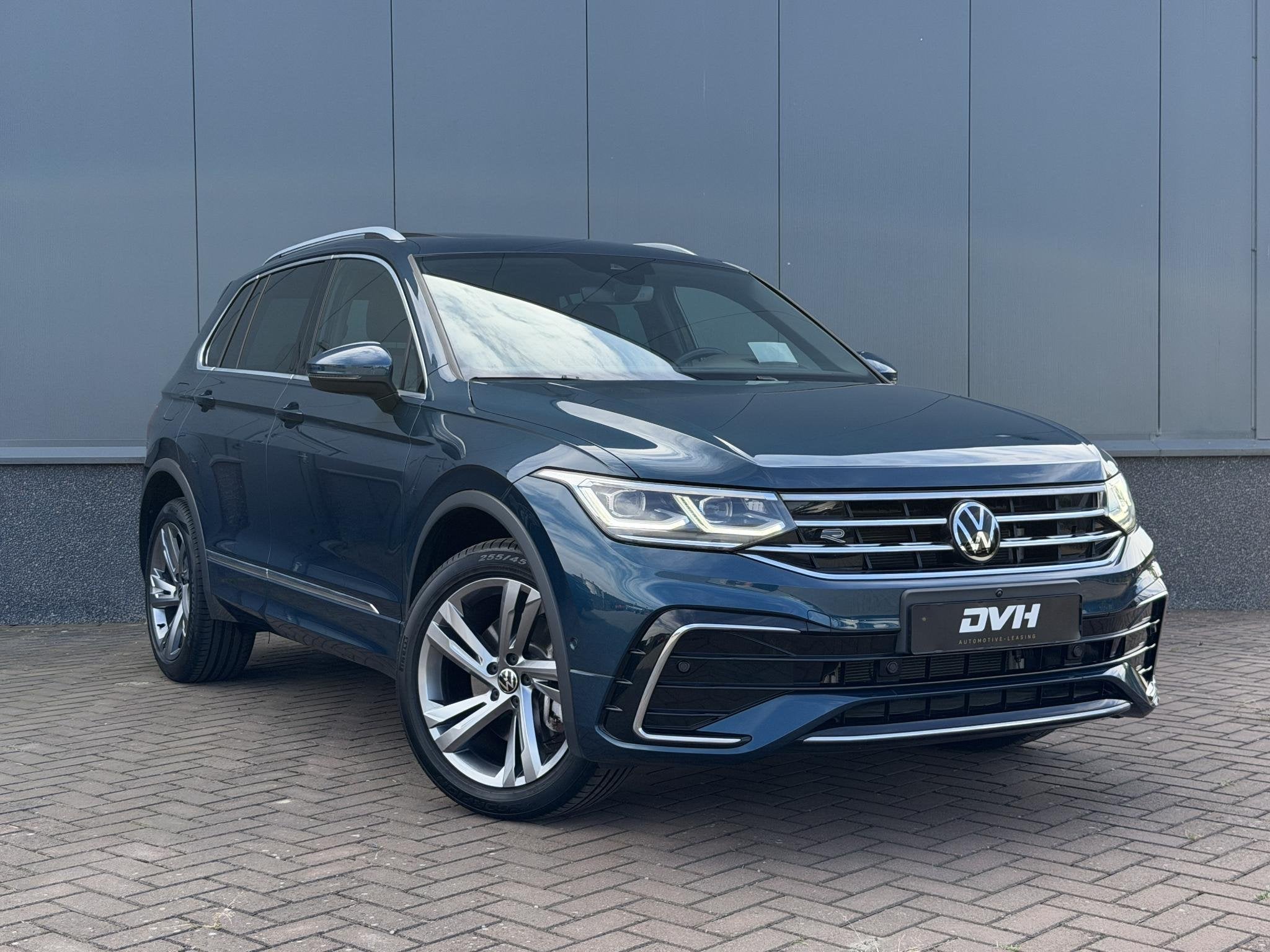 Volkswagen Tiguan 1.4 TSI eHybrid R-Line PANO | 360 CAMERA |, Stof, Gebruikt, Euro 6, 4 cilinders