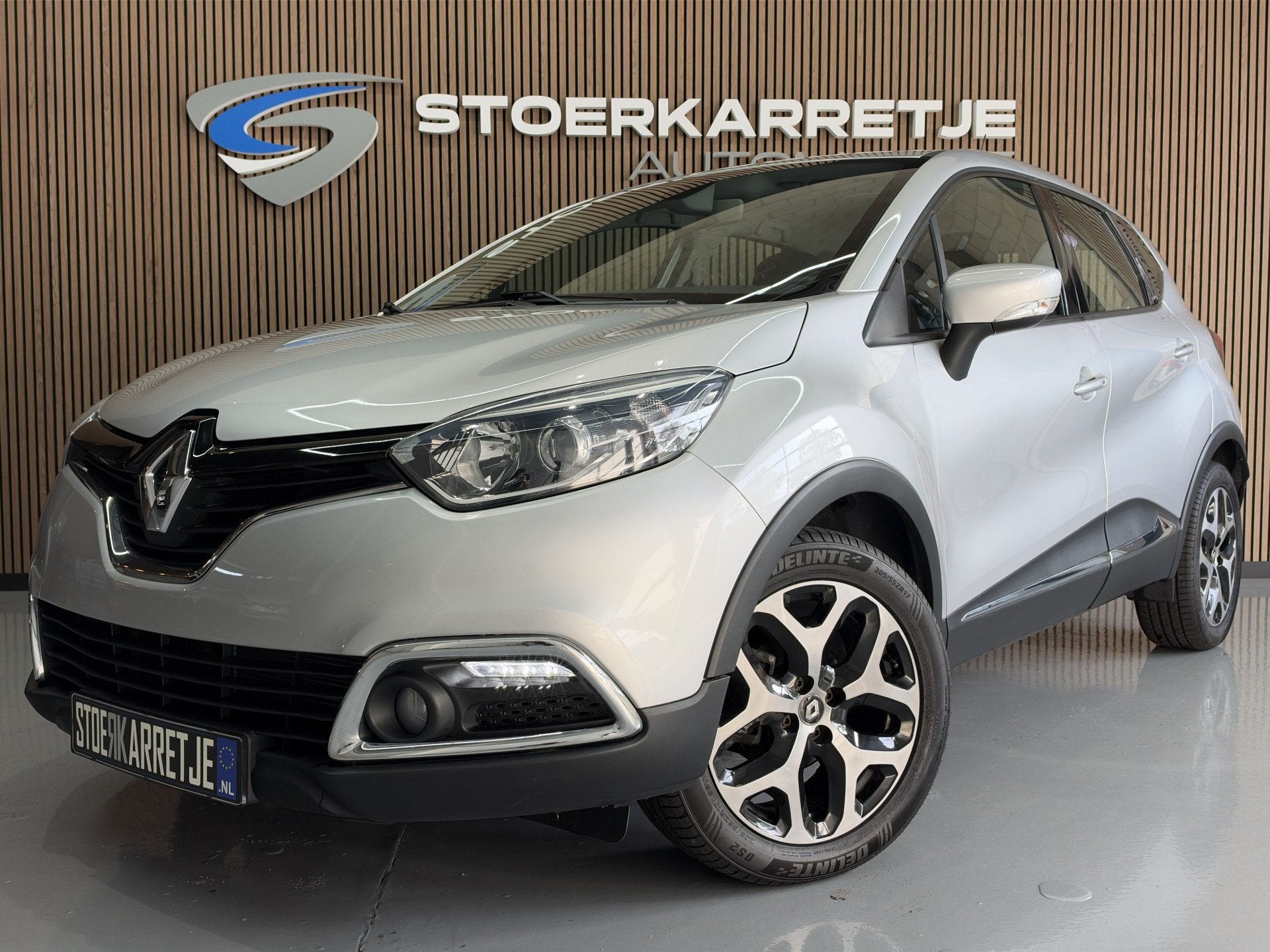 Renault Captur 0.9 TCe Dynamique Navigatie | 17" | Clima | C, Voorwielaandrijving, Stof, Gebruikt, Zwart