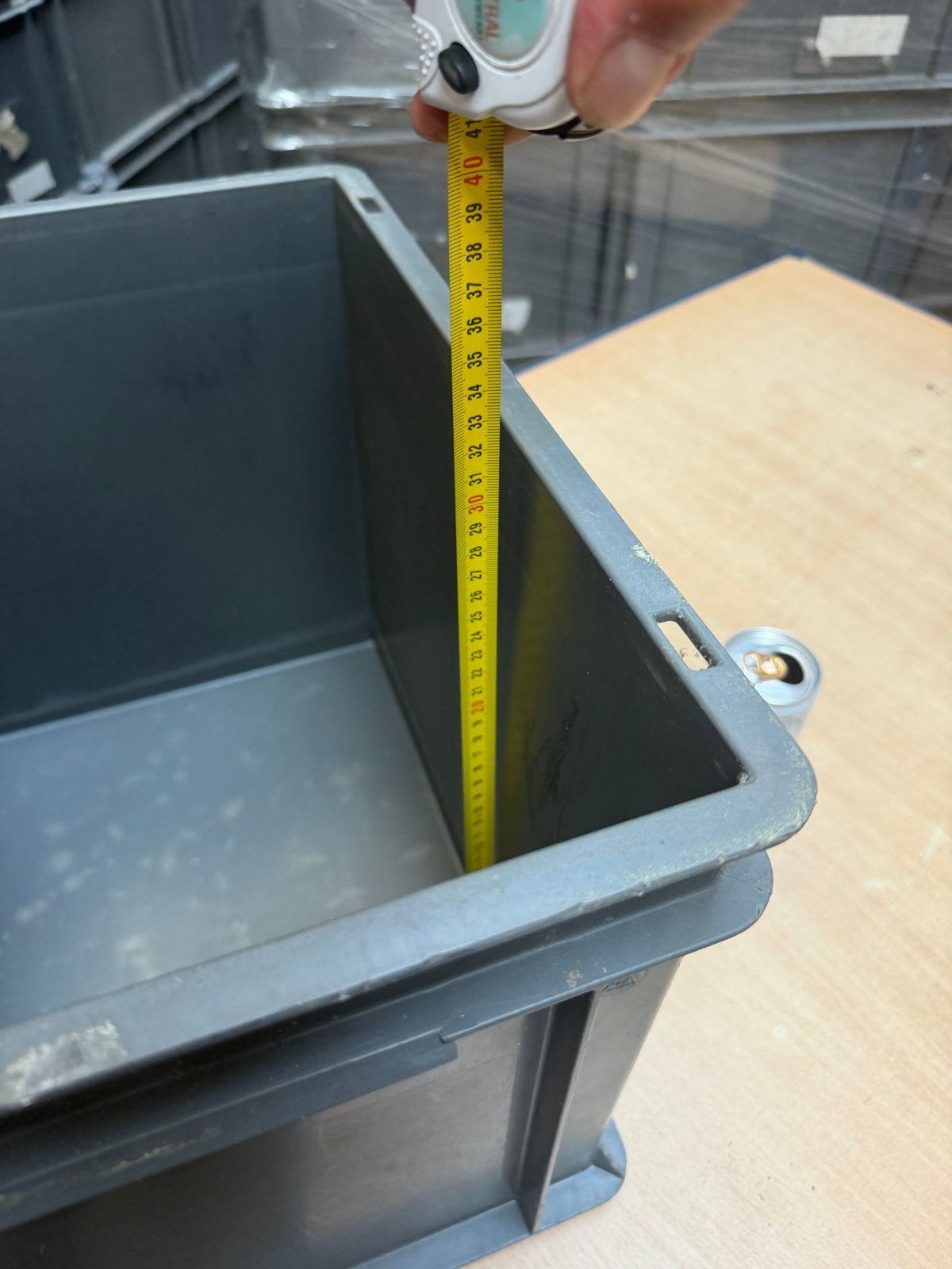 Grijze opslagbakken / kratten - Gebruikt, Gebruikt, 40 tot 60 cm, 50 tot 75 cm, Ophalen of Verzenden