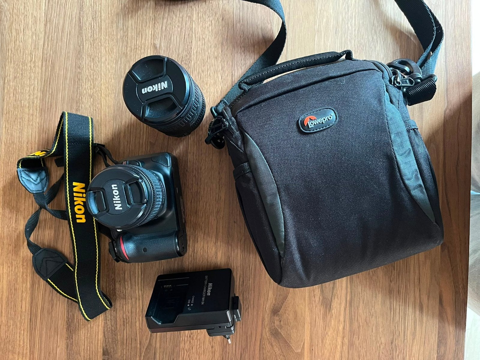Nikon D5200 DSLR met alle toebehoren, 2 lenzen en accu., Ophalen, Spiegelreflex, Geheugenkaart, Zo goed als nieuw