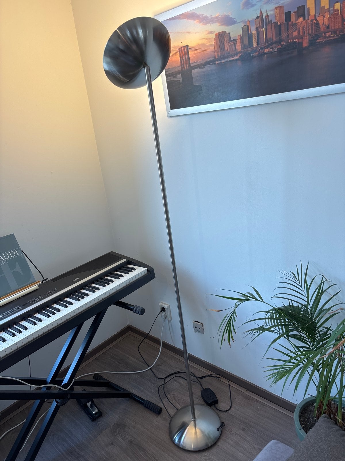 Moderne staande lamp met uplighter, zilverkleurig, Ophalen, Gebruikt, E27 (groot), Metaal