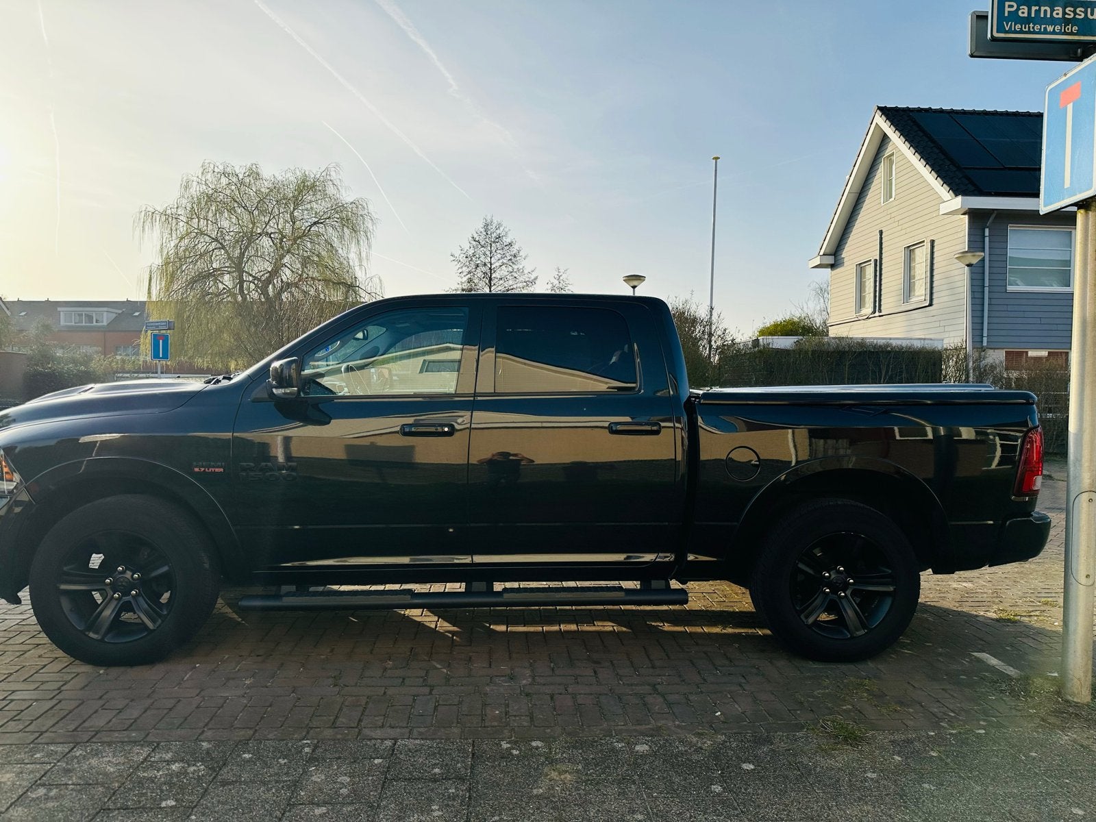 Dodge RAM 1500 HEMI SPORT 5.7 V8, met zeer lage bijtelling, Automaat, 5654 cc, USB, Zwart