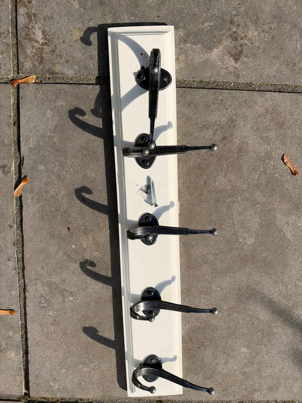 Wandkapstok met 5 haken - Wit/Zwart metaal, Gebruikt, Minder dan 100 cm, Hout, Ophalen