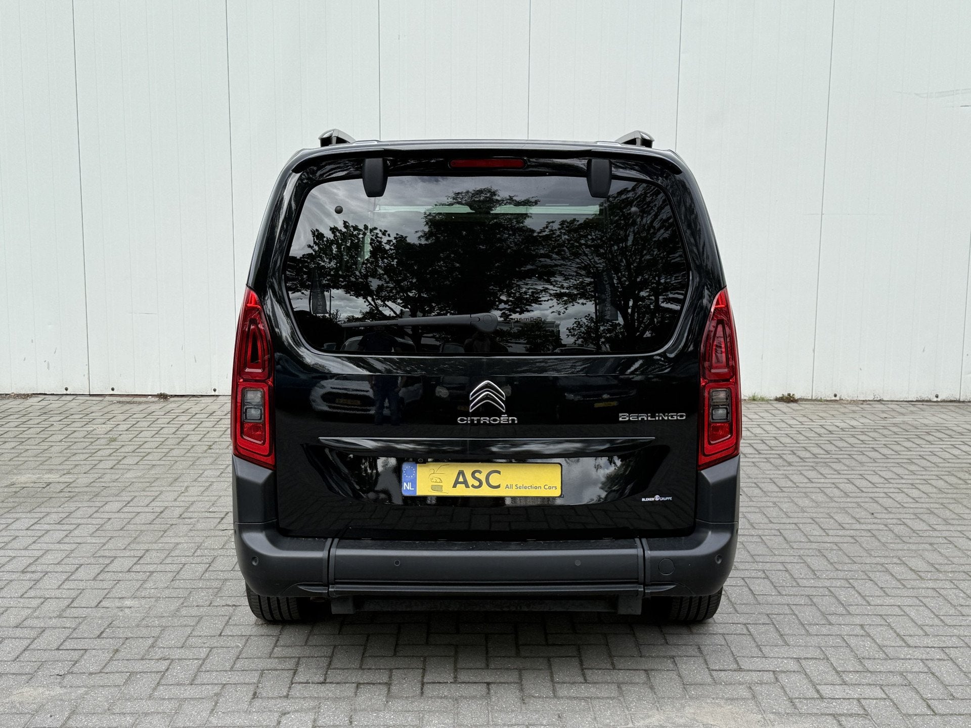 Citroën Berlingo L2 Rolstoelauto 5+1 Automaat - Alle opties, Auto's, Dealer onderhouden, Gebruikt, Met garantie (alle), Zwart