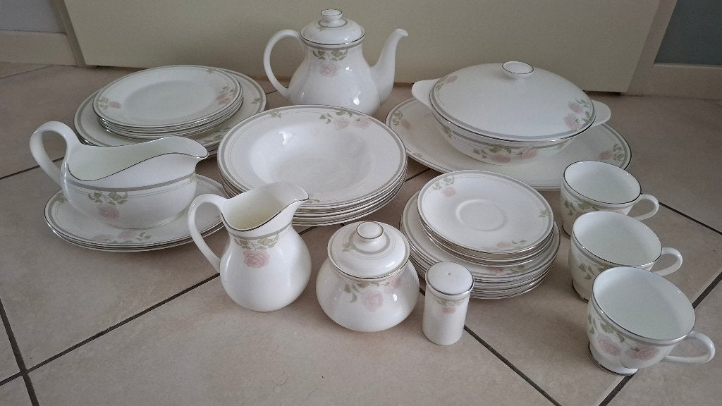 Royal doulton twilight rose servies, Klassiek, Ophalen of Verzenden, Zo goed als nieuw, Royal Boch
