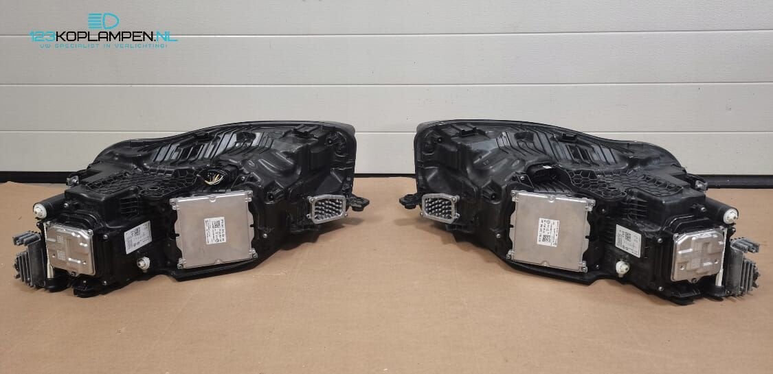 VW Volkswagen Touareg 760 Matrix Led koplamp links rechts, Ophalen, Gebruikt, -, Volkswagen