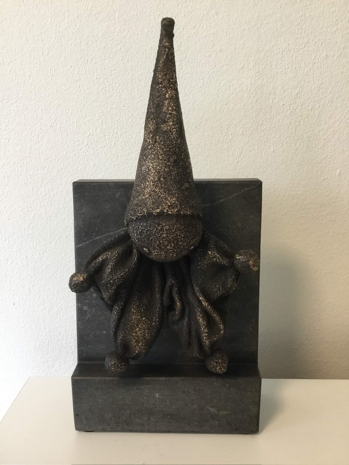 Brons spookje op hardstenen sokkel 20cm €125,00, Ophalen, Brons
