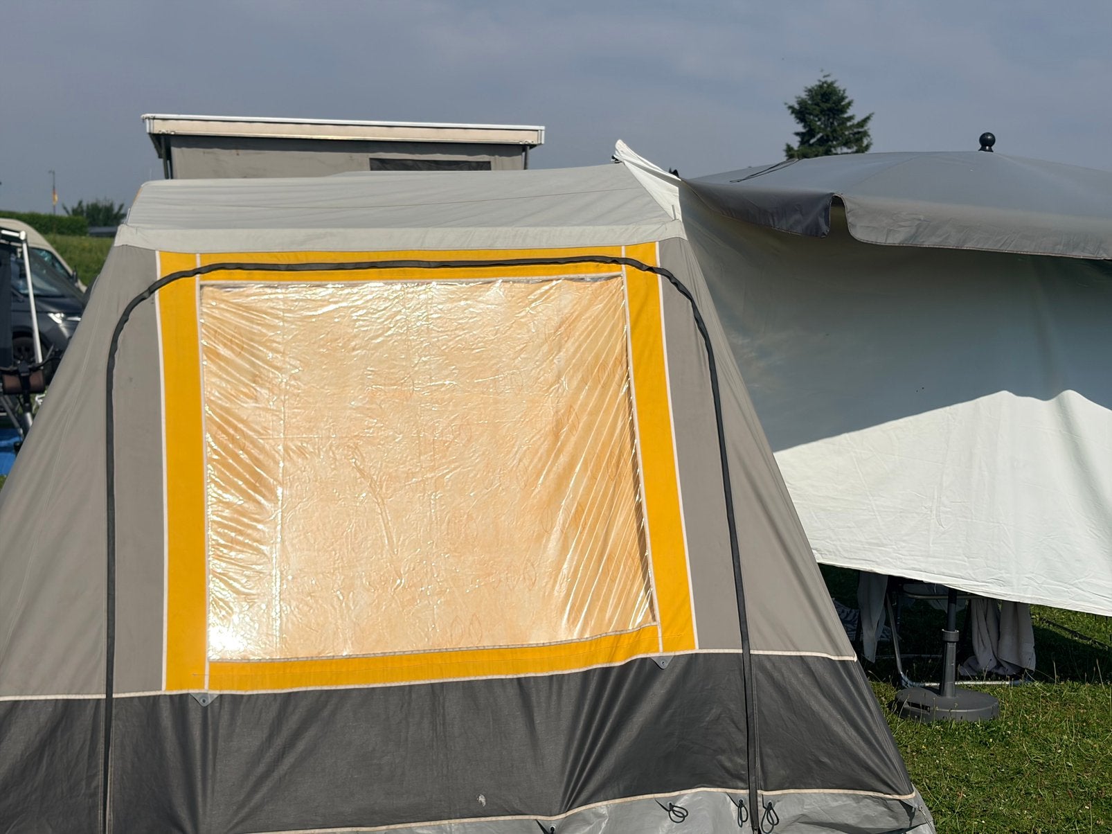 Voortent kip kk300, Ophalen, Zo goed als nieuw, Tot en met 2