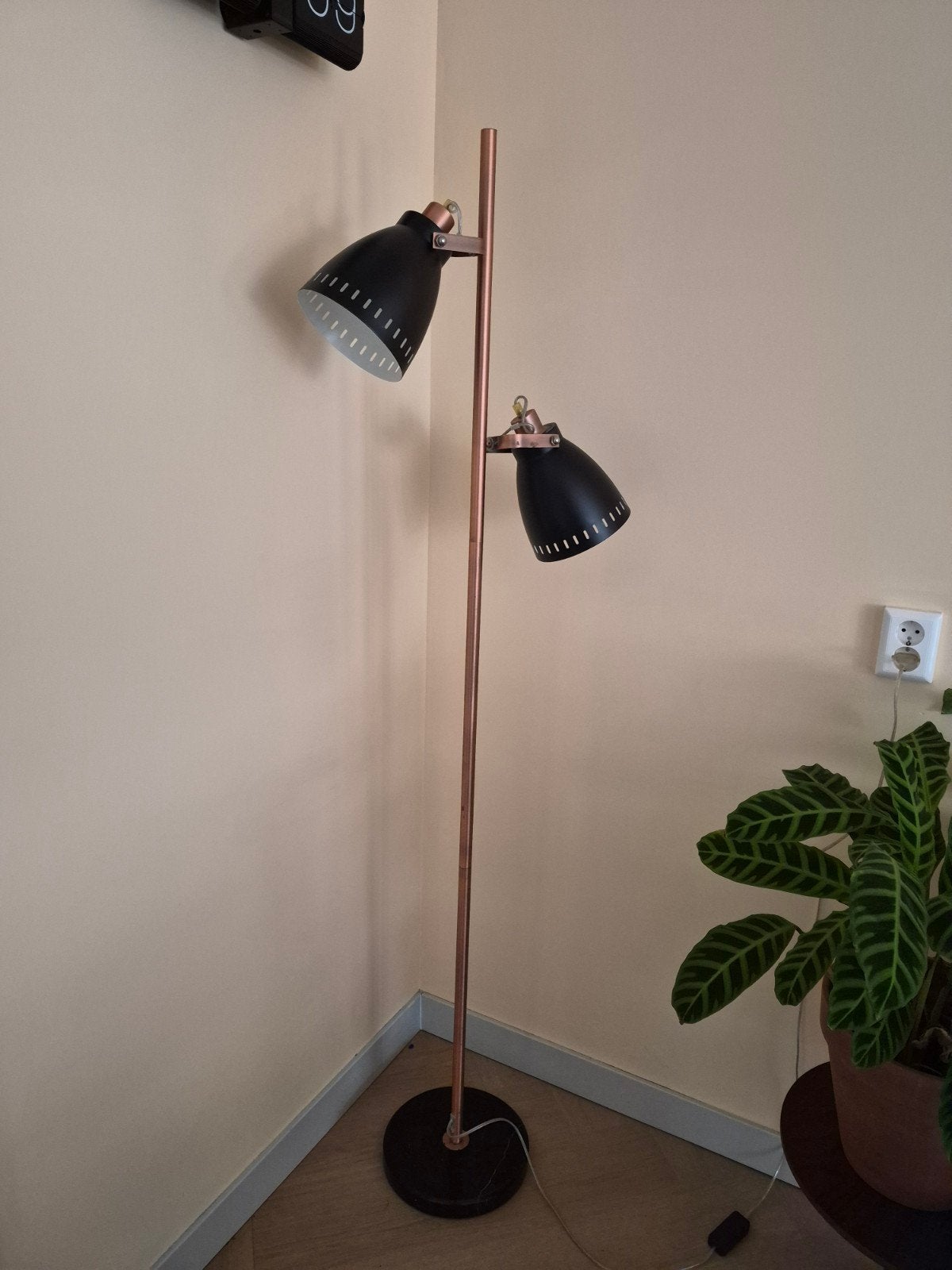 Zuiver Vloerlamp met Dimmer - Kleine Beschadiging, Huis en Inrichting, Ophalen, Gebruikt, E27 (groot), Metaal