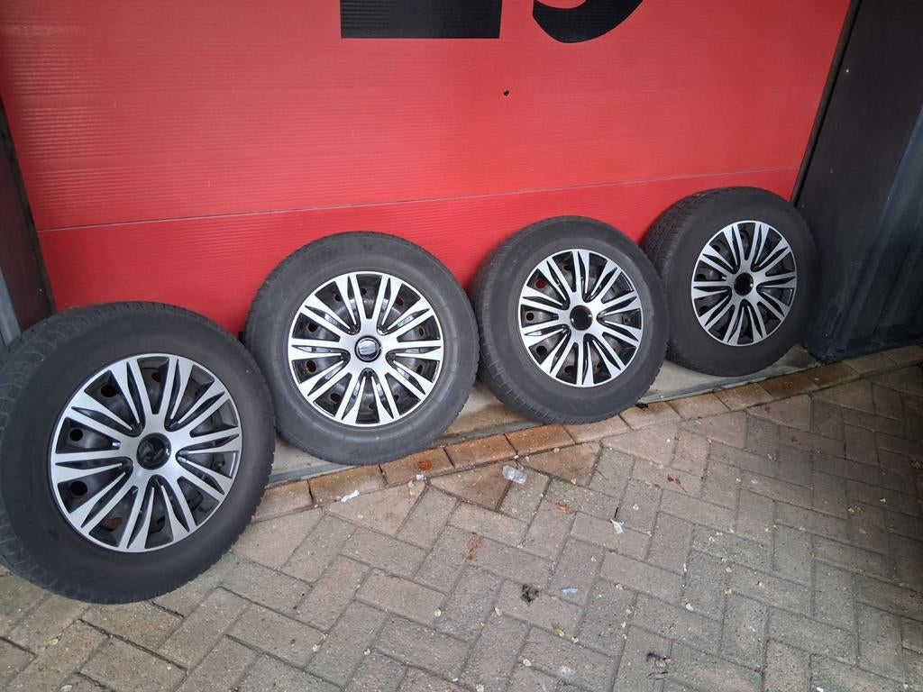 Winterbanden met velgen 215/65R16, Ophalen, 16 inch, Banden en Velgen, Winterbanden
