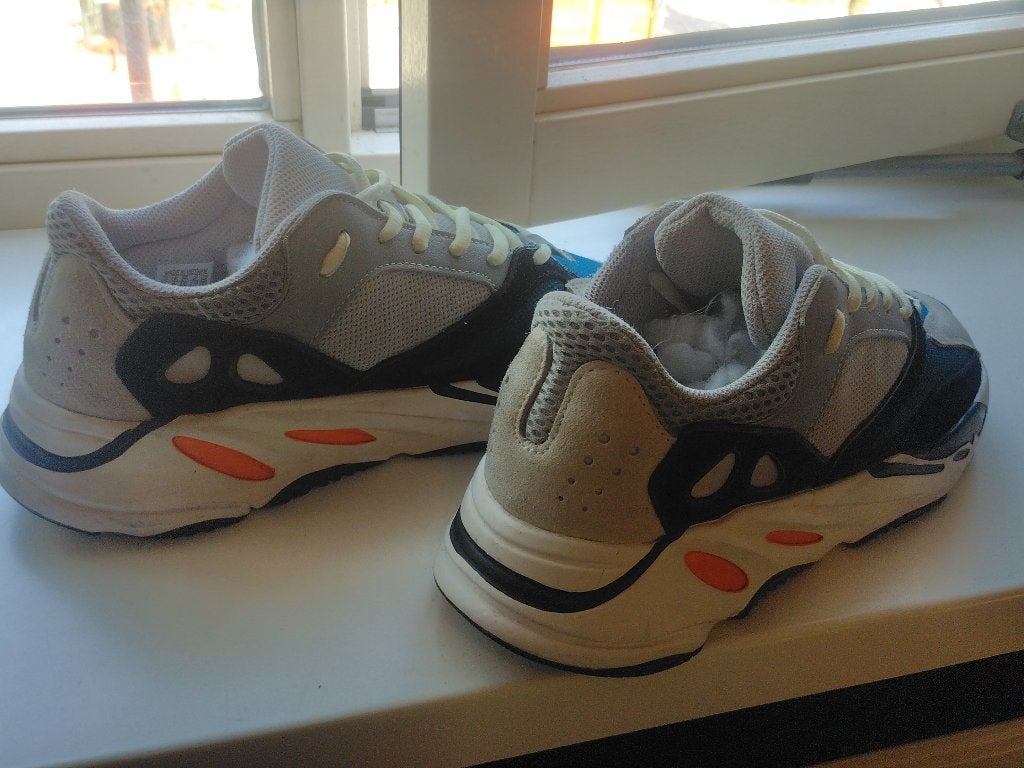 Yeezy Boost 700 'Wave Runner', mt43, 2x gedragen, OGclassic, Overige kleuren, Ophalen of Verzenden, Adidas, Sneakers of Gympen