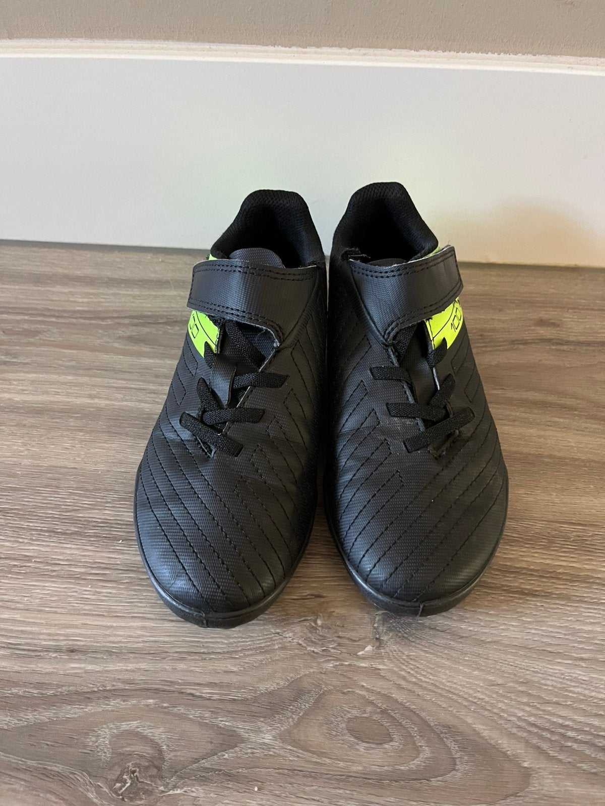 Kipsta kunstgras voetbalschoenen maat 32, Ophalen, Jongen of Meisje, Schoenen, Zo goed als nieuw