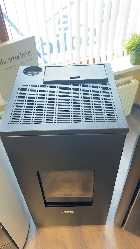 Futura 9kw pelletkachel - zo goed als nieuw, Ophalen, Zo goed als nieuw, Info@bluesolid.nl, Pelletkachel
