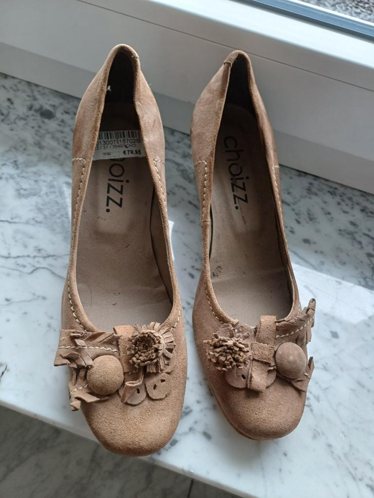 Choizz suede pumps maat 38 nieuwstaat, Schoenen met lage hakken, Beige, Choizz, Ophalen of Verzenden