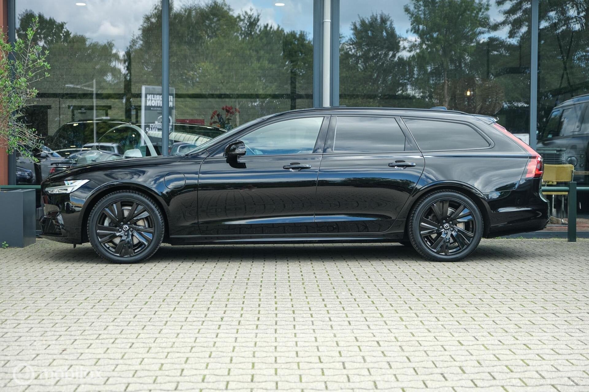 Foto 19 van Volvo V90 2.0 T8 AWD R-Design | Stoel en stuurwielverwarming