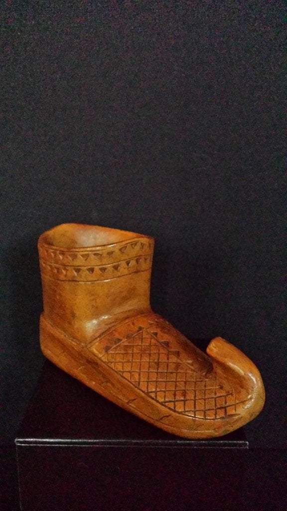 Houtsnijwerk BALKAN <> Traditionele SCHOEN / OPANAK 12,5 cm., Overige onderwerpen, Houtsnijwerk, Ophalen of Verzenden, Handgemaakt