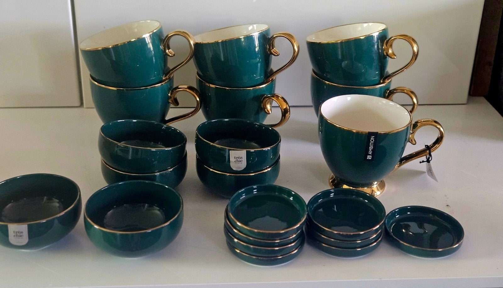 Koffie/thee koppen met schaaltjes en petit four bordjes, Nieuw, Ophalen of Verzenden, Overige stijlen, Kop(pen) en/of Schotel(s)