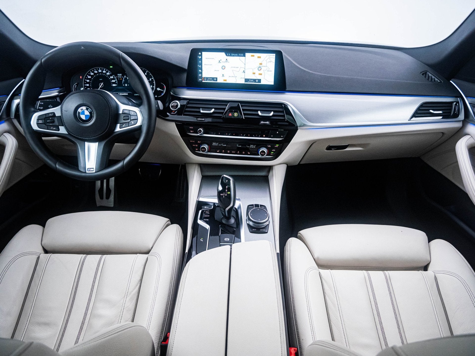 BMW 5-serie Touring 530i xDrive High Executive M-Sport|Pano!, Auto's, Automaat, 1998 cc, 15 km/l, Gebruikt