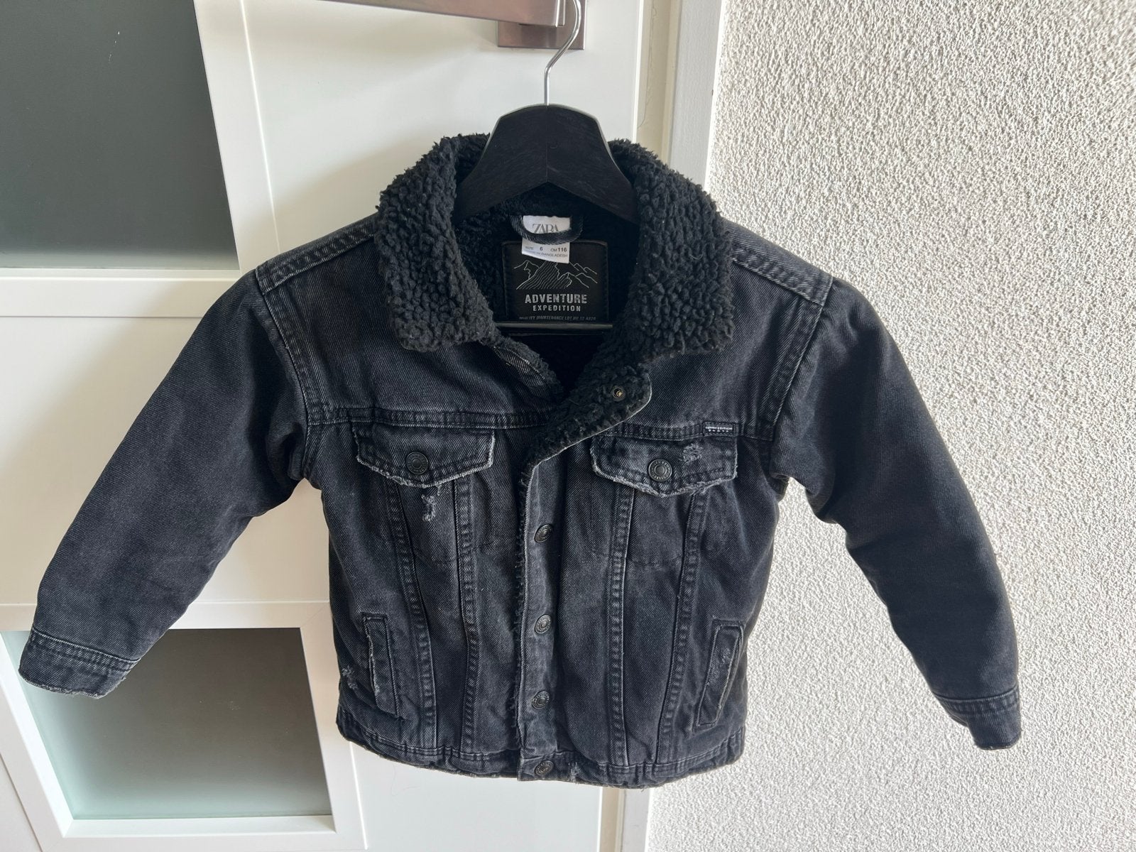 Zara Zwarte Spijkerjas Maat 116, Ophalen of Verzenden, Zo goed als nieuw, Jongen of Meisje, Jas