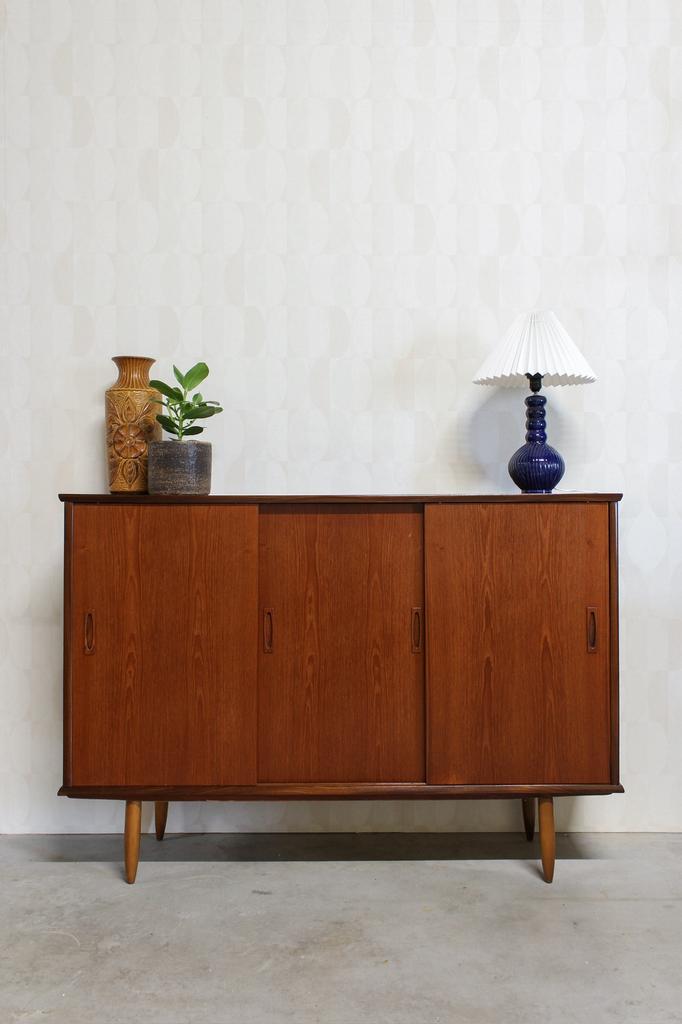 Vintage teak sideboard dressoir Deens design wandkast retro, Met deur(en), 100 tot 150 cm, Vintage, Zo goed als nieuw
