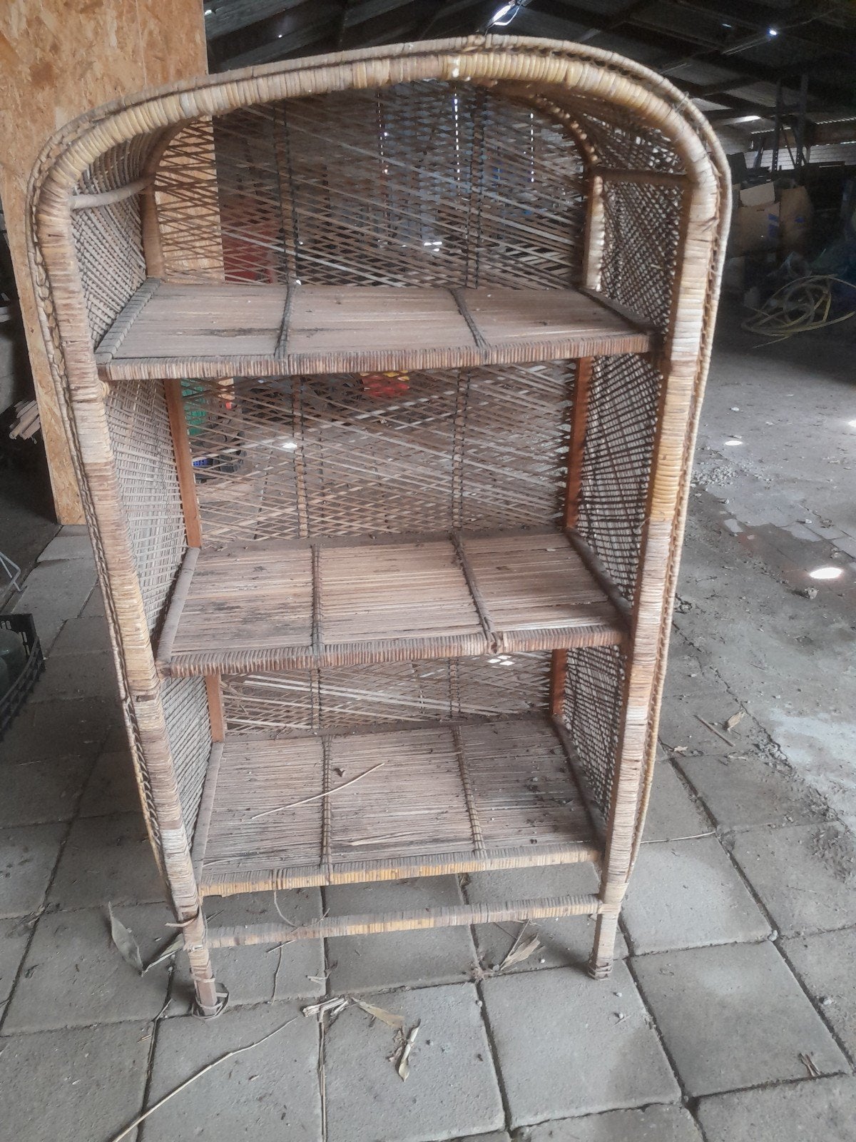 Vintage rotan rek met 3 planken, Ophalen, Gebruikt