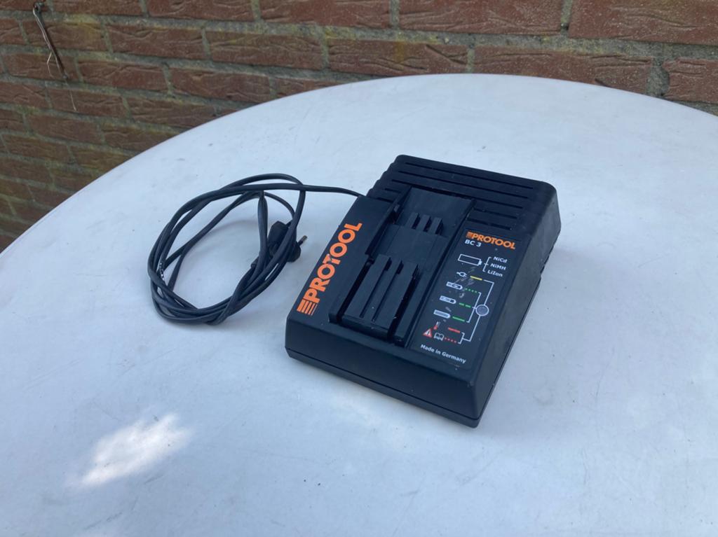 Protool oplader, Ophalen of Verzenden, Zo goed als nieuw